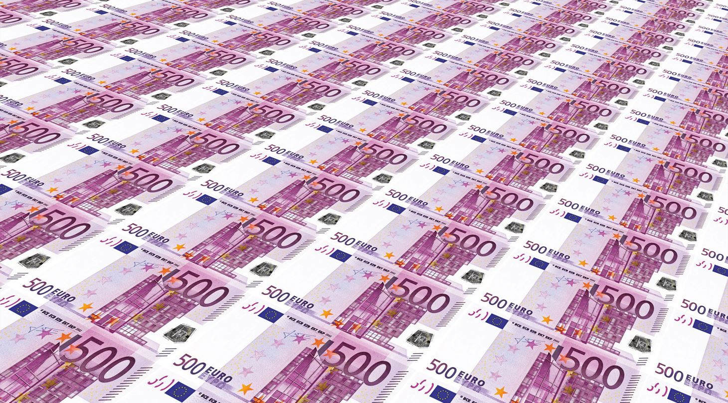 Bundter af euro-sedler